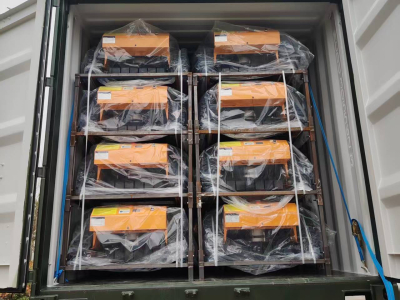 Cortadores de relva em stock em armazéns europeus no estrangeiro