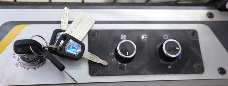 Minicarregadora compacta