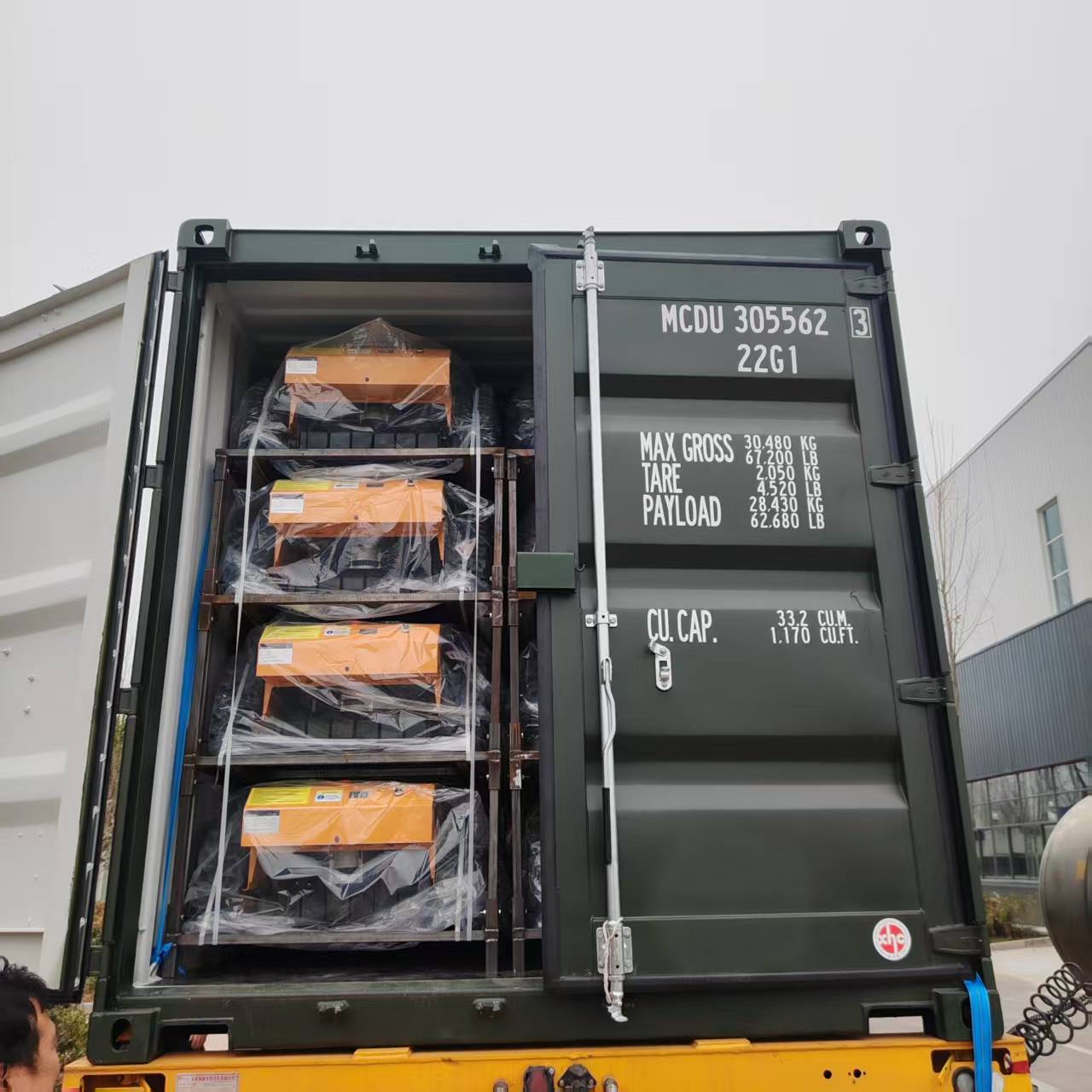 Cortadores de relva em stock em armazéns europeus no estrangeiro Cortadores de relva em stock em armazéns europeus no estrangeiro